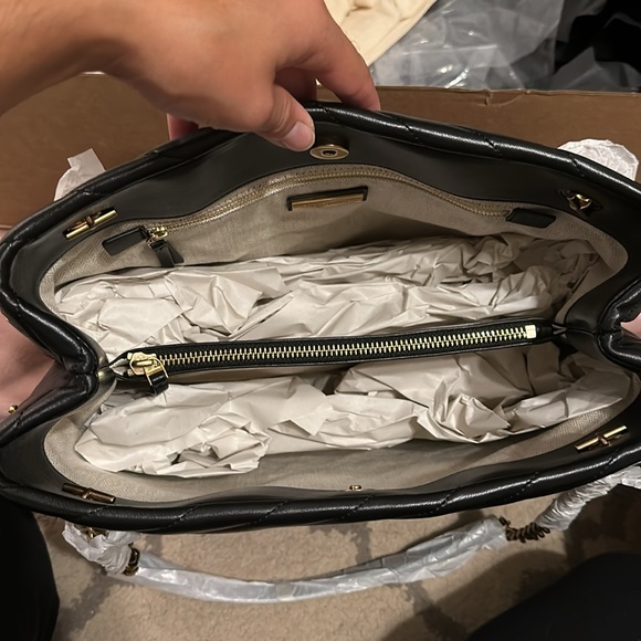 NWT Tory Burch Kira chevron tote - Picture 6 of 11